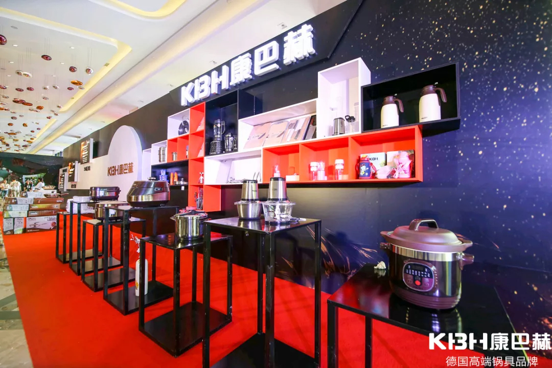 2019康巴赫新品發(fā)布會——第三代316醫(yī)用級不銹鋼炒鍋