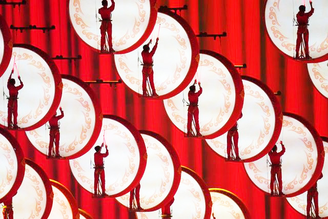 《偉大征程》《戰旗美如畫》表演