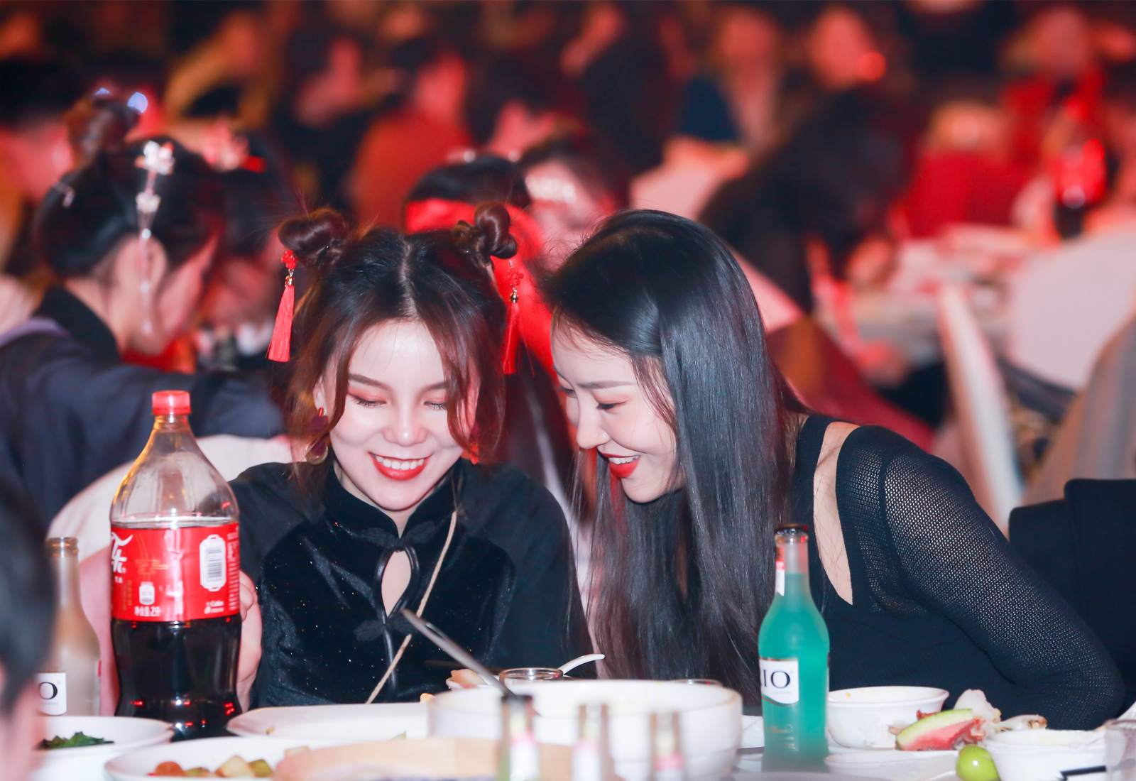 員工參與年會抽獎活動