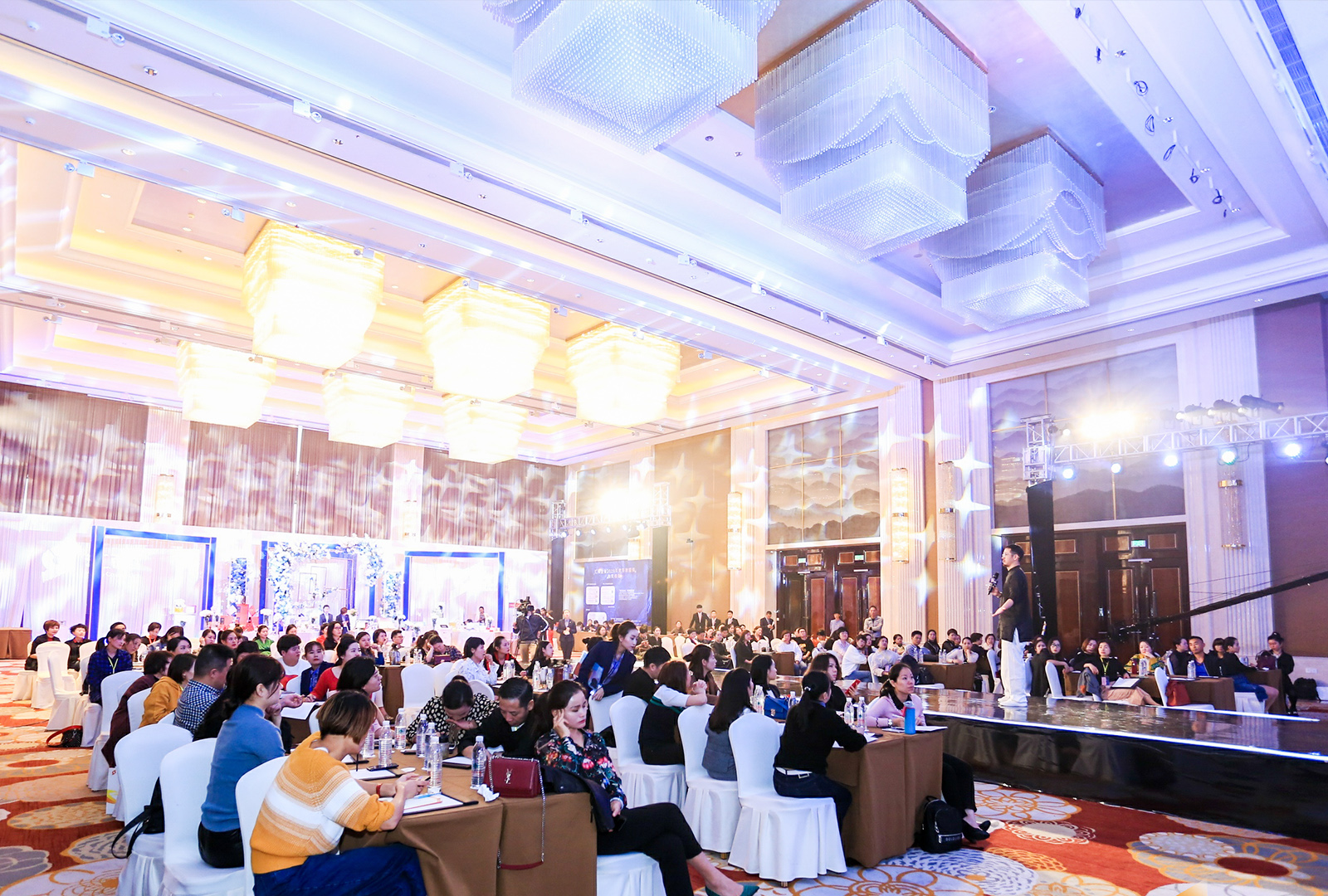 品牌公司答謝盛典活動現場