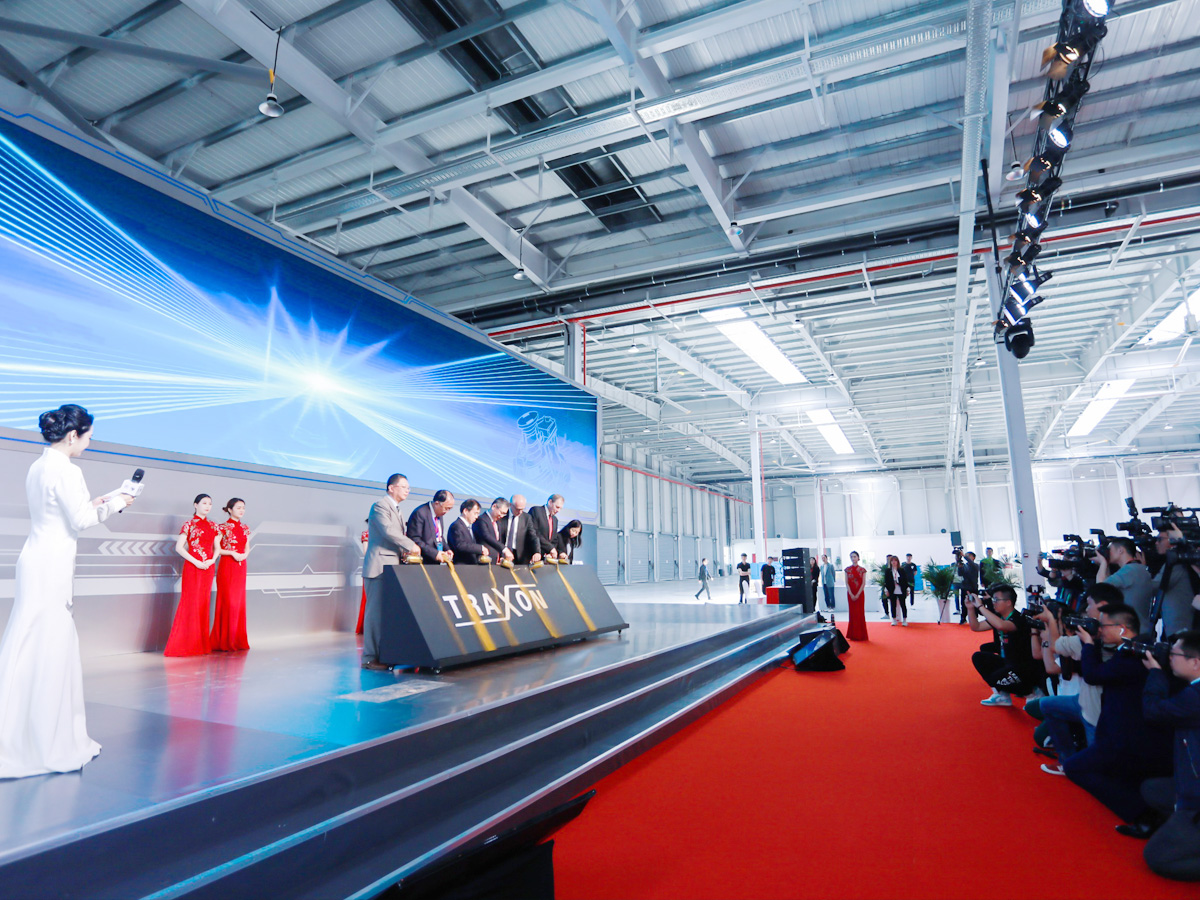 采埃孚“傳勝”商用車變速箱創(chuàng)意發(fā)布會暨工廠投產(chǎn)下線儀式