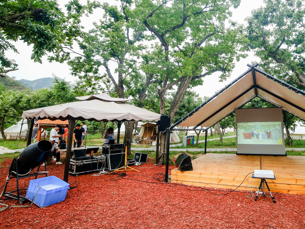 游園活動(dòng)現(xiàn)場(chǎng)