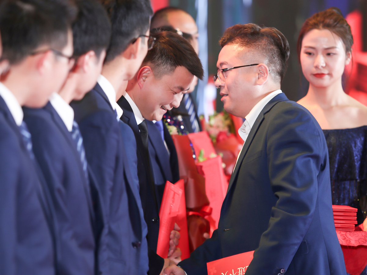 新春動員大會先進表彰環(huán)節(jié)