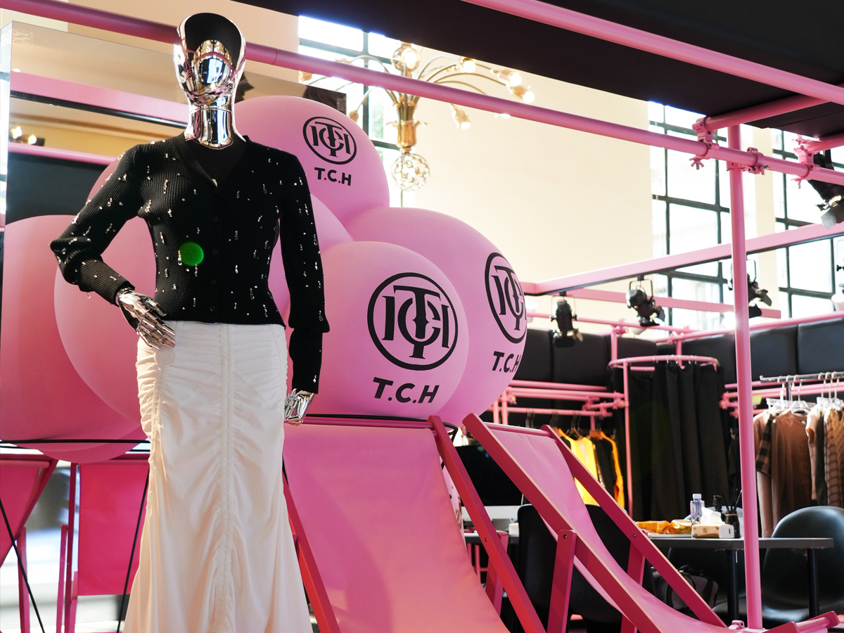 品牌服裝訂貨會產品展示區