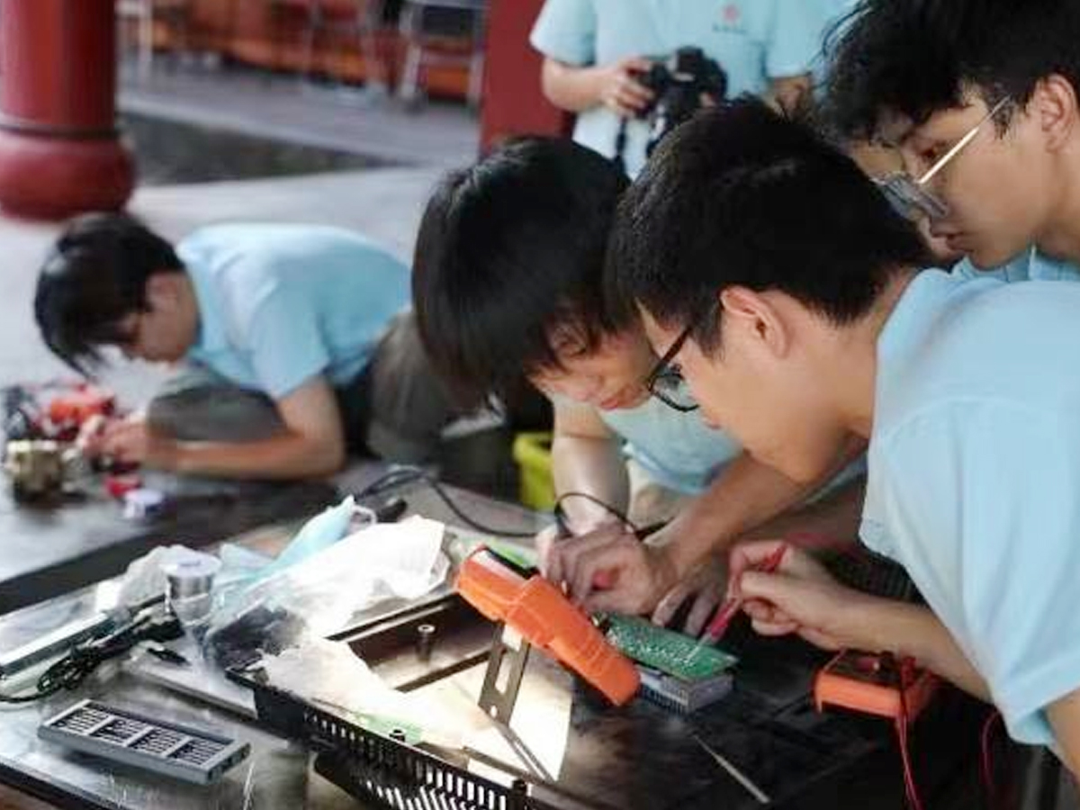 “守善于心 義修為行”——義務維修服務項目成員開展維修電器志愿服務活動