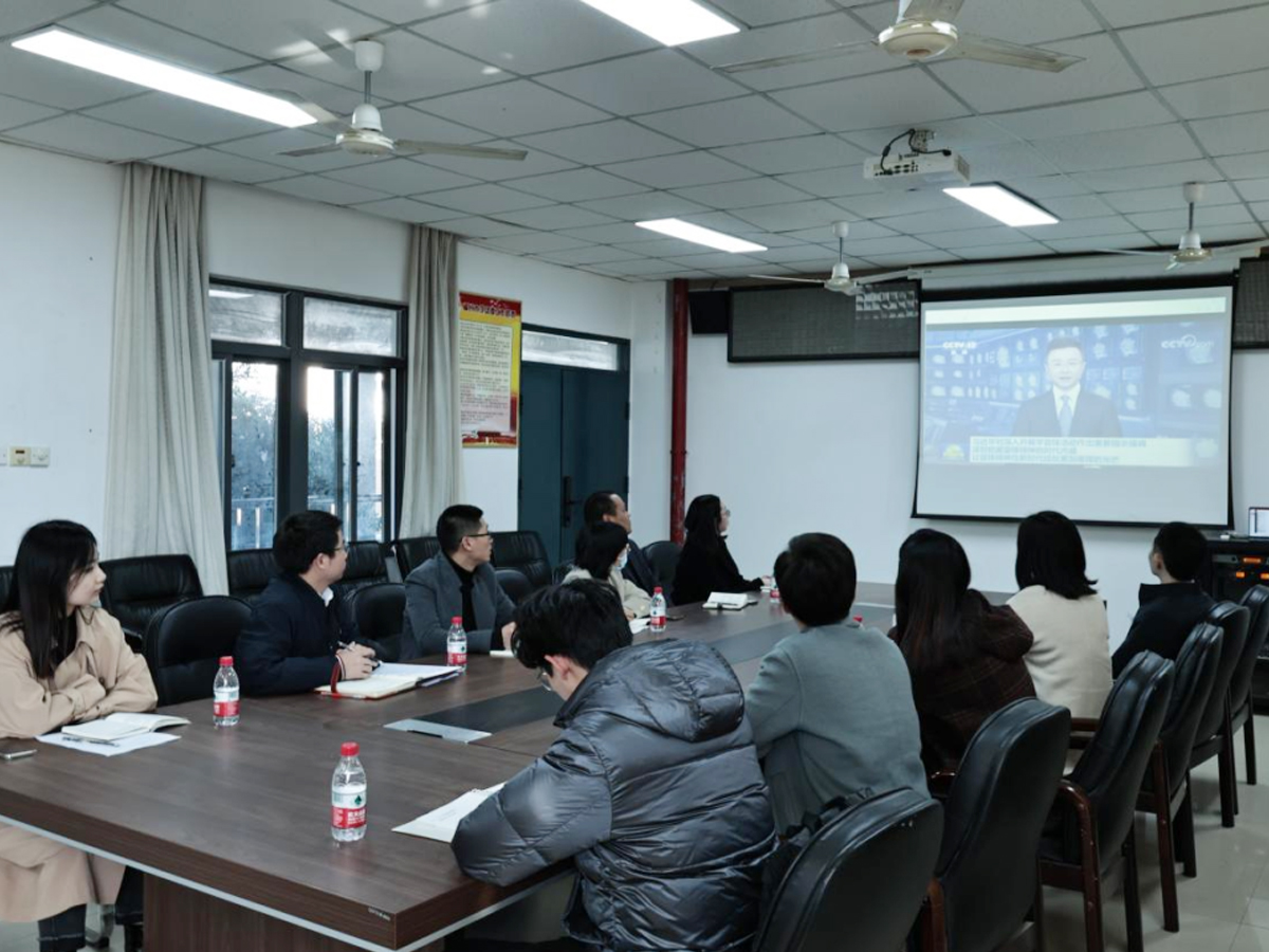 校團委召開常委會學習習近平總書記對深入開展學雷鋒活動的重要指示精神