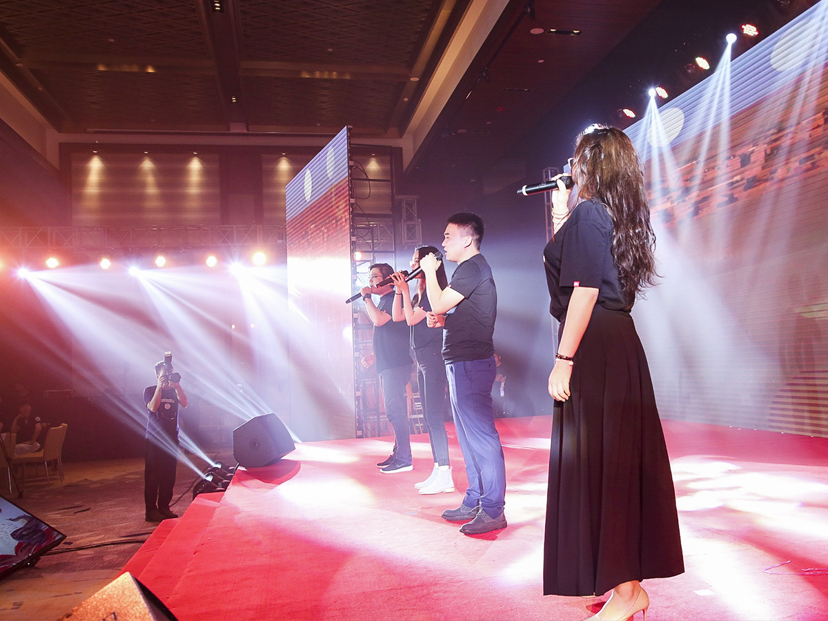 年會團隊合唱表演節目